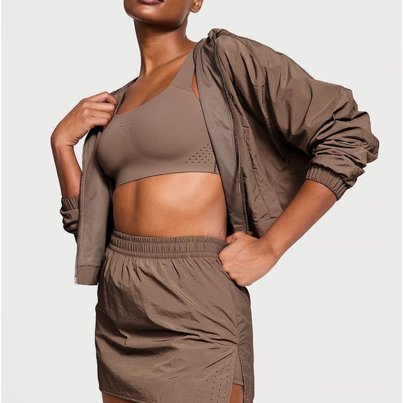 VICTORIA'S‎ SECRET
Parachute Weekend Jacket - Picture 4 of 9